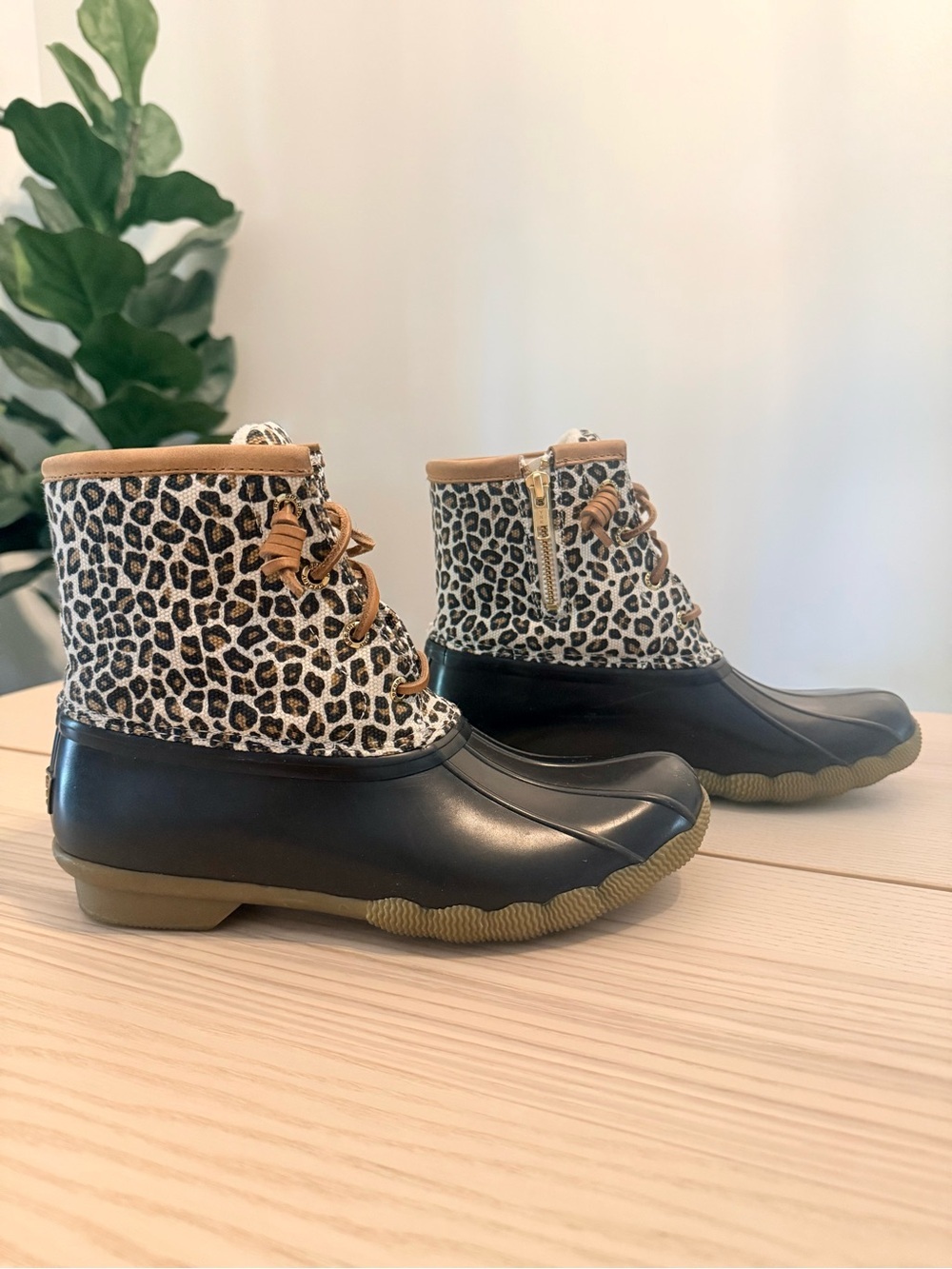 Sperry Women’s Saltwater Duck Boots Leopard Black Print Womens 7.5 Waterproof